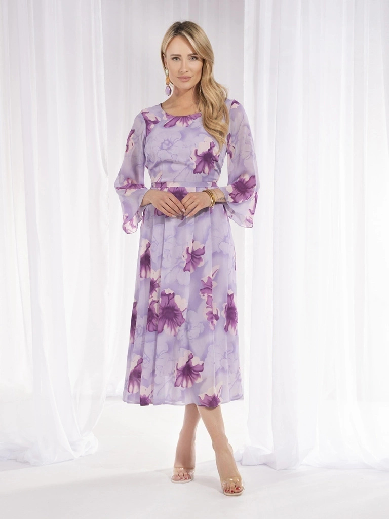 Liliowa sukienka w kwiaty z rękawem 3/4 – rozkloszowany, plisowany fason maxi wysmuklający talię 37972