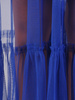 Wieczorowa, chabrowa sukienka damska wykończona dekoracyjnym tiulem 28008