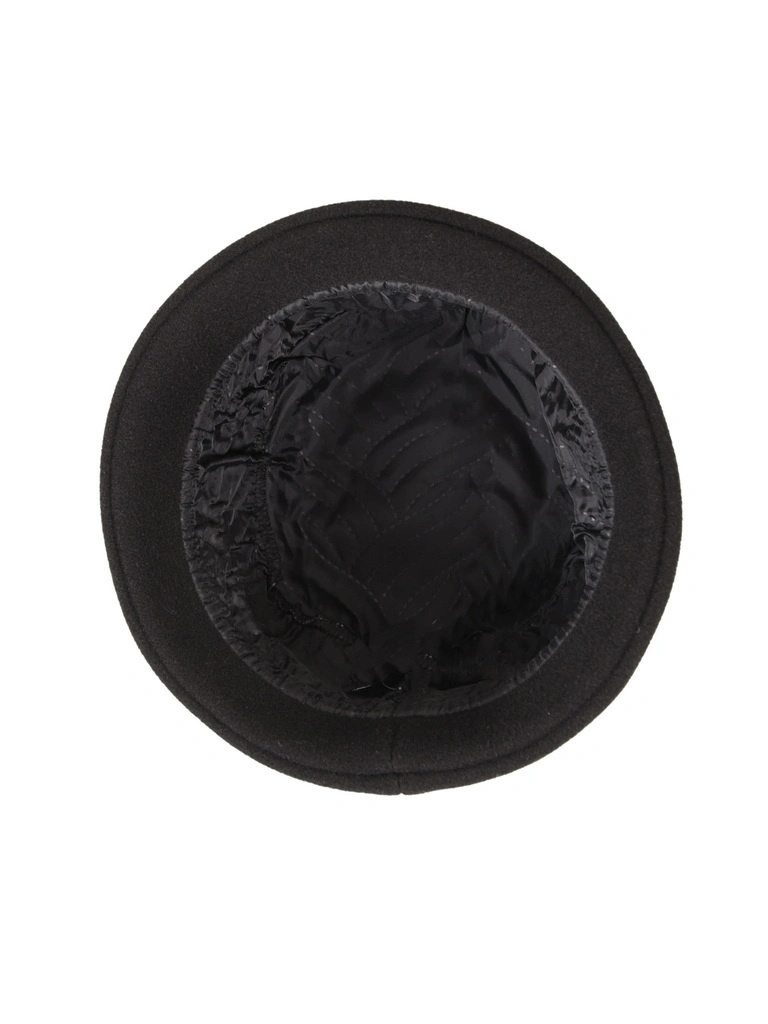 Czarny kapelusz damski typu cloche na jesień – elegancki fason z ozdobną wstawką 42410