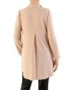 Elegancka beżowa koszula damska z kołnierzykiem – prosty krój z kieszeniami i przedłużanym tyłem 34732