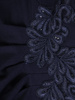 Granatowa sukienka z ozdobnymi aplikacjami z koronki 28309