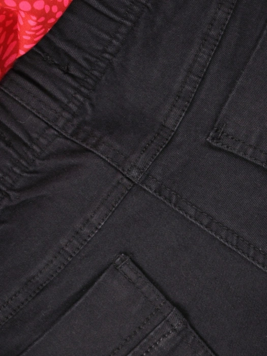 Eleganckie czarne spodnie z prostymi nogawkami i elastycznym pasem – optycznie wysmuklające figurę plus size 34900