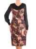Elegancka prosta sukienka midi w zwierzęcy print – kobiecy krój z ozdobnym szalem 33937