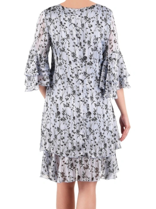 Elegancka sukienka trapezowa w kwiaty midi – maskujący krój zapewniający swobodę 41853