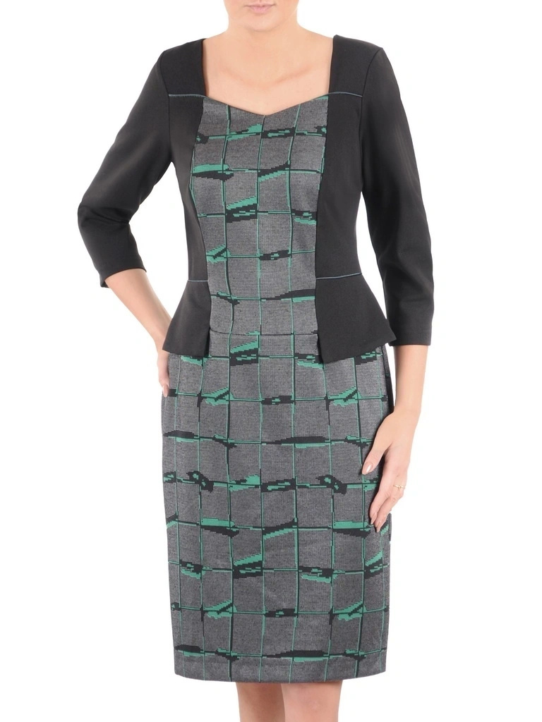 Elegancka sukienka prosta w kratkę z dekoltem karo – baskinka zgrabnie modelująca sylwetkę 37123
