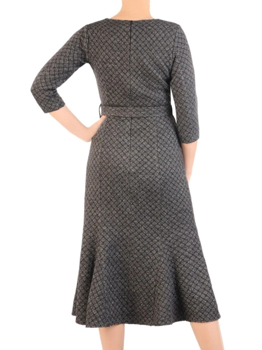 Elegancka szara sukienka midi syrenka – kobiecy fason z paskiem modelującym sylwetkę 34367