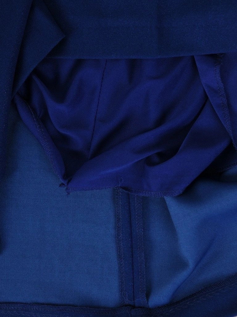 Elegancka sukienka wizytowa trapezowa chabrowa – wyszczuplające przeszycia i ozdobna kontrafałda 19327