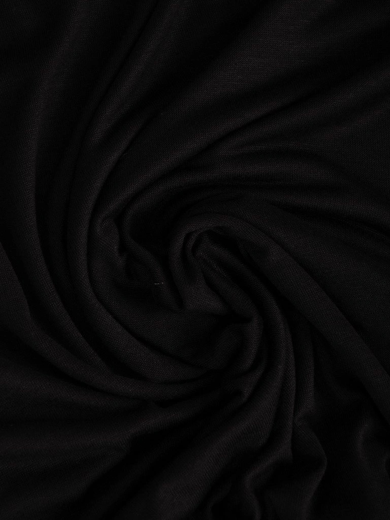 Elegancka bluzka wizytowa czarna z wycięciami – kobiecy fason z kwiatowym akcentem 16900