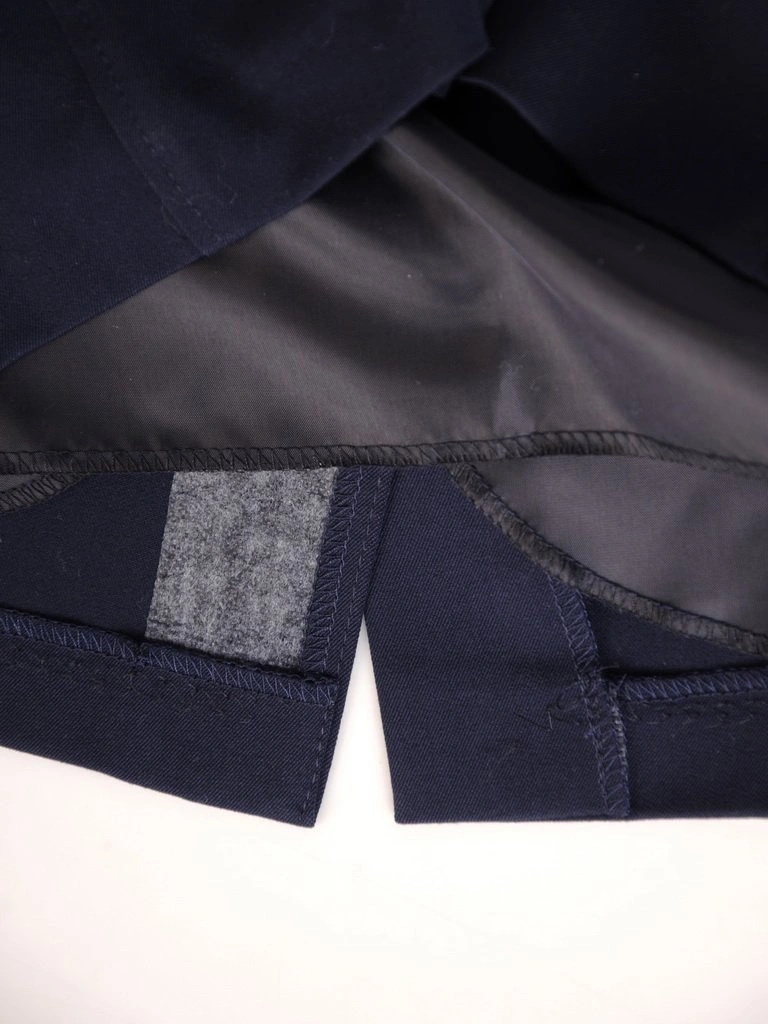 Elegancka granatowa spódnica midi o prostym kroju – stylowy model na jesień i zimę z podszewką 29148