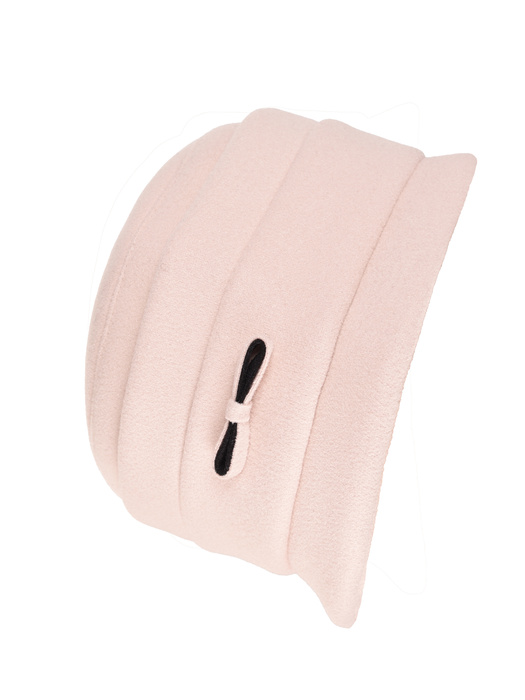 Elegancki kapelusz damski cloche na jesień i zimę – stylowy fason z ozdobną kokardą 42445