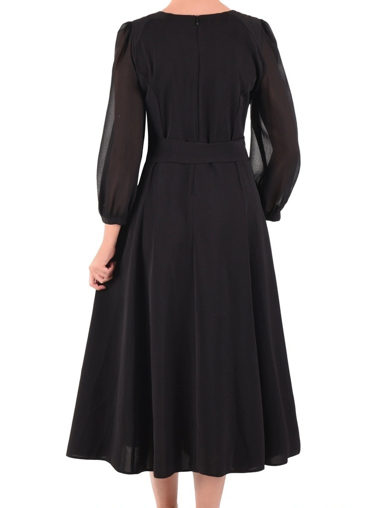 Elegancka czarna sukienka rozkloszowana maxi – szyfonowe rękawy i pasek podkreślający talię 40454