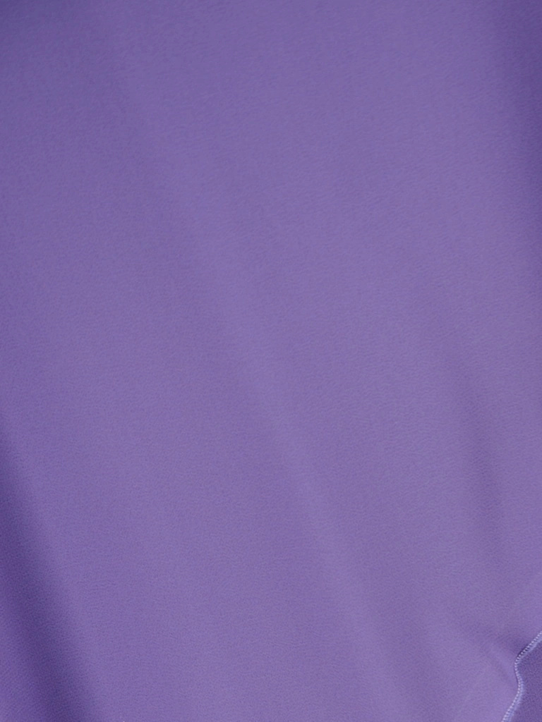 Fioletowa sukienka koktajlowa maxi trapezowa – zwiewny krój maskujący biodra 37704