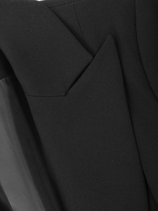 Czarny komplet damski z żakietem V-neck i spodniami wide leg – wysmuklający fason na biznes i wieczorne okazje 40472