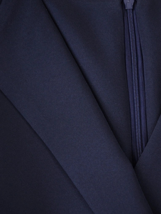 Elegancka granatowa sukienka rozkloszowana maxi w grochy – kobiecy fason z baskinką wysmuklający talię 38243