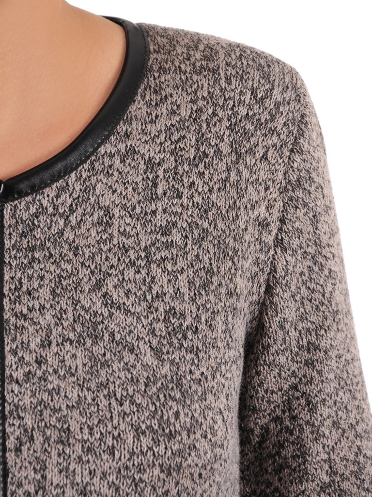 Elegancki sweter damski rozpinany na zamek – prosty krój ze wstawkami z ekoskóry 38977