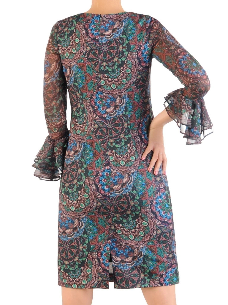 Elegancka prosta sukienka midi w wielobarwny wzór – fason tuszujący sylwetkę z rękawami 3/4 34404