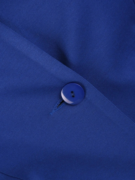 Elegancki żakiet damski do sukienki chabrowy – prosty fason z wyszczuplającymi zaszewkami 19040