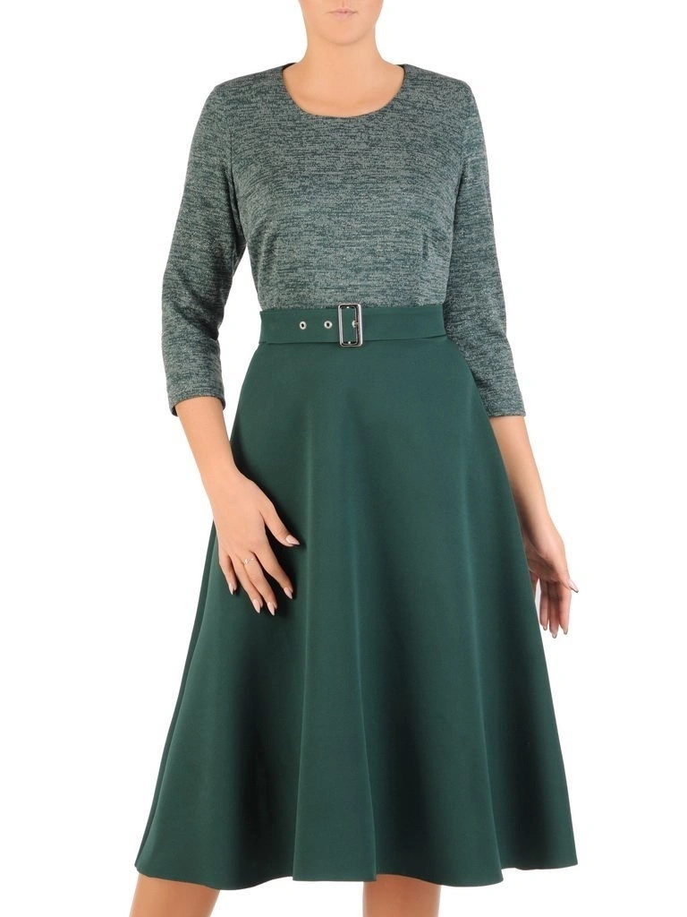 Elegancka sukienka rozkloszowana butelkowa zieleń – wysmuklające sylwetkę przeszycia ze srebrną nitką 27425