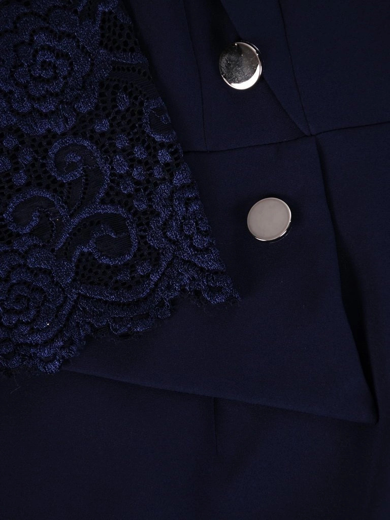 Elegancka granatowa sukienka midi na święta i wesele – prosty krój z podkreślającą talię baskinką 22681