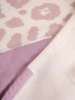 Elegancki sweter damski w zwierzęcy deseń – prosty fason z wyszczuplającymi wstawkami na jesień 34827