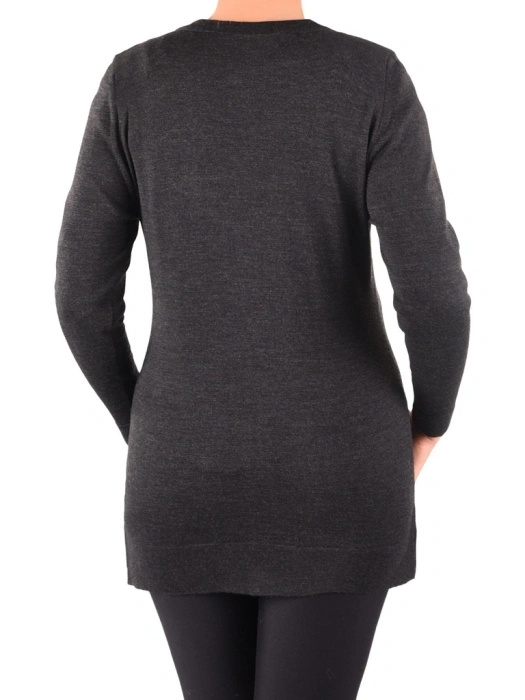 Elegancki sweter damski rozpinany w szarym odcieniu – prosty fason z dekoltem w serek na chłodne dni 40637