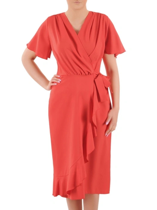 Elegancka czerwona sukienka rozkloszowana maxi – kobiecy fason z falbaną wysmuklający sylwetkę 36149