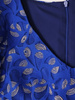 Luźna sukienka z szyfonu, chabrowa kreacja z ozdobnym topem 35417