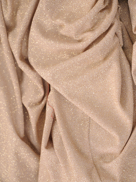 Wieczorowa, kopertowa suknia maxi z połyskującego materiału 30841