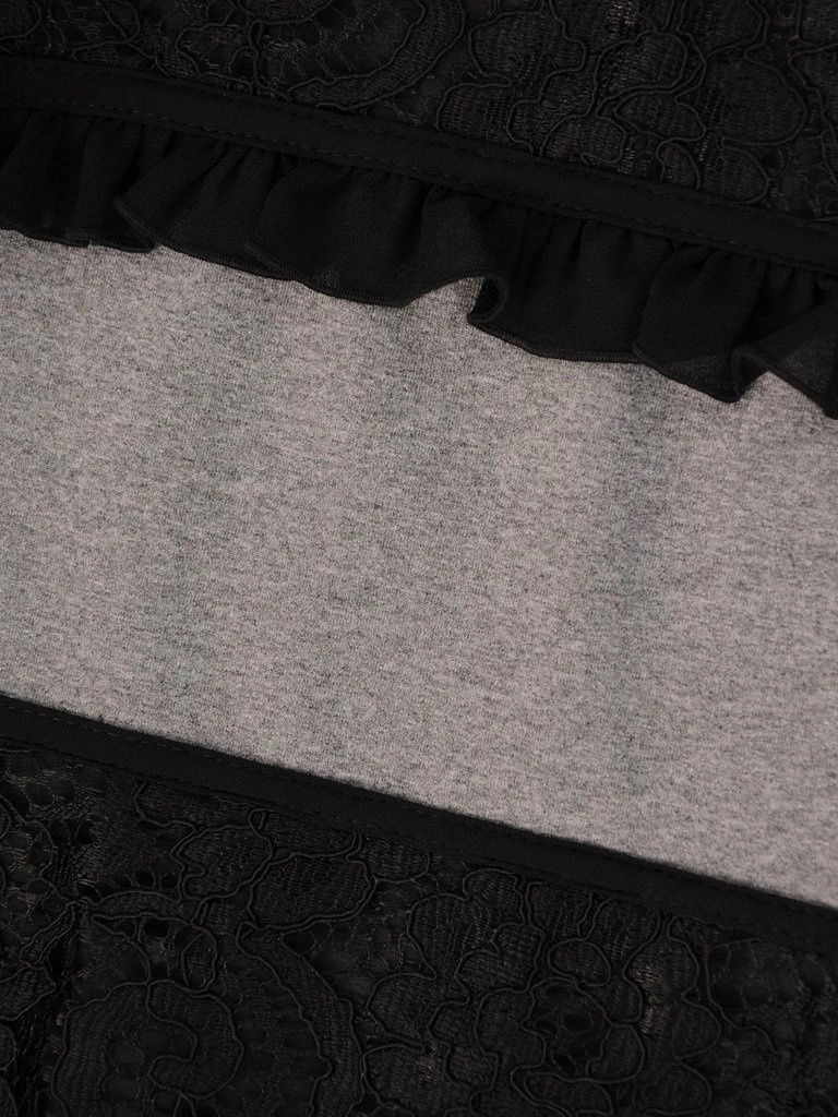 Elegancka stalowa sukienka trapezowa z koronką – fason subtelnie maskujący biodra 13531