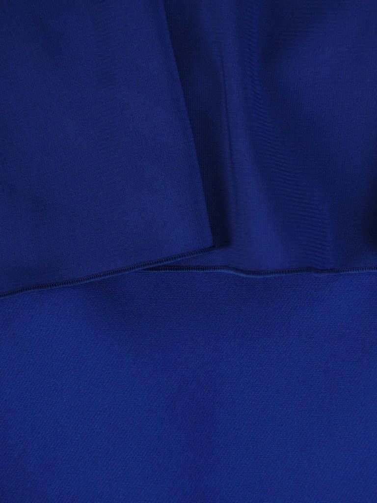 Elegancka sukienka koktajlowa prosta chabrowa – lekka narzutka maskująca talię 22005
