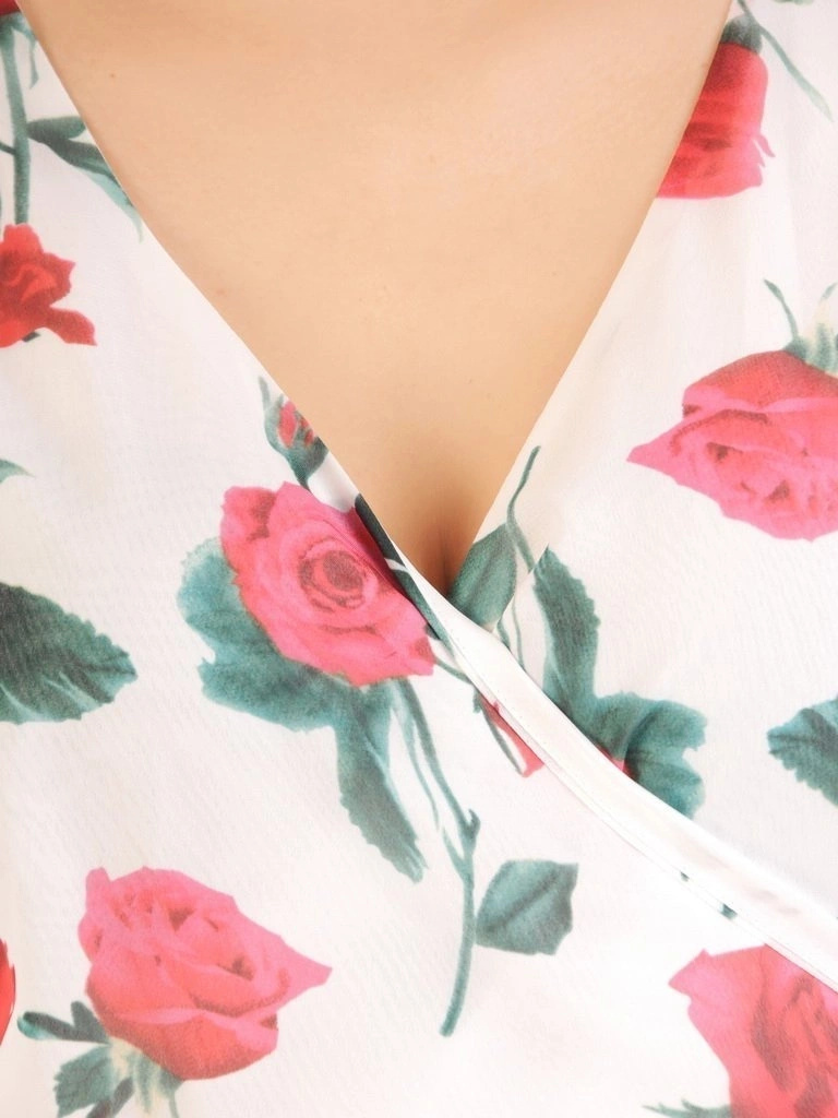 Elegancka sukienka rozkloszowana maxi w kwiaty – kopertowy przód i wiązanie modelujące talię 29996