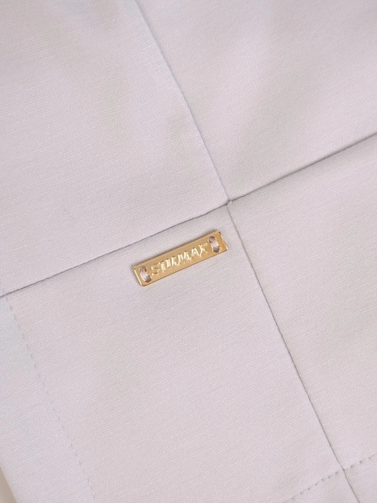 Elegancki popielaty żakiet z rękawem 3/4 – wyszczuplający fason z zaokrągloną linią idealny na lato 34508
