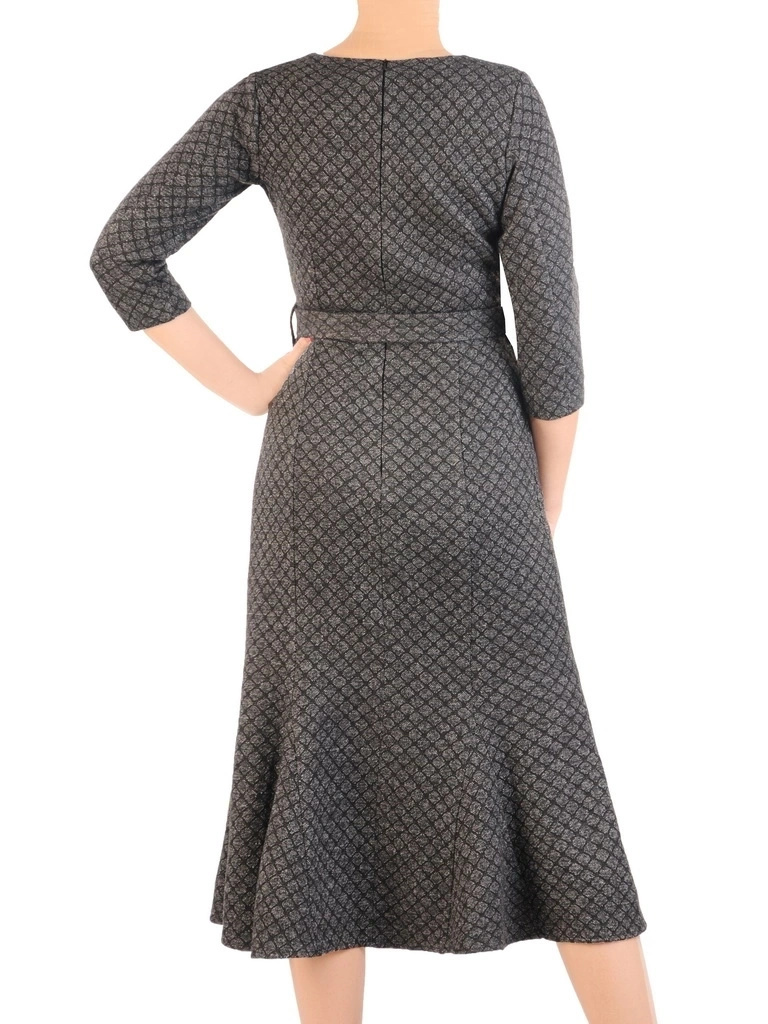 Elegancka szara sukienka midi syrenka – kobiecy fason z paskiem modelującym sylwetkę 34367