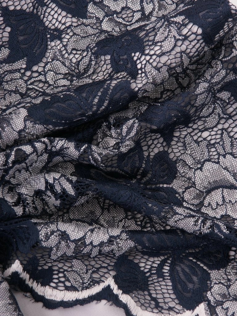 Elegancka sukienka ołówkowa midi w kwiaty – wstawki optycznie wysmuklające sylwetkę 14185