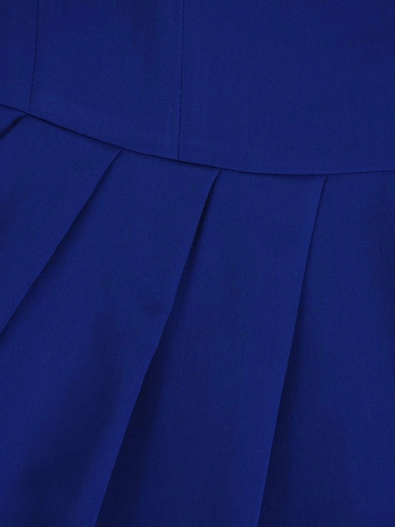 Elegancka chabrowa sukienka midi o kroju tulipan – dekolt w łódkę i modelujące sylwetkę przeszycia 1550