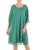 Zielona sukienka trapezowa z ozdobną zakładką – wysmuklający fason z rozciętym rękawem 41926