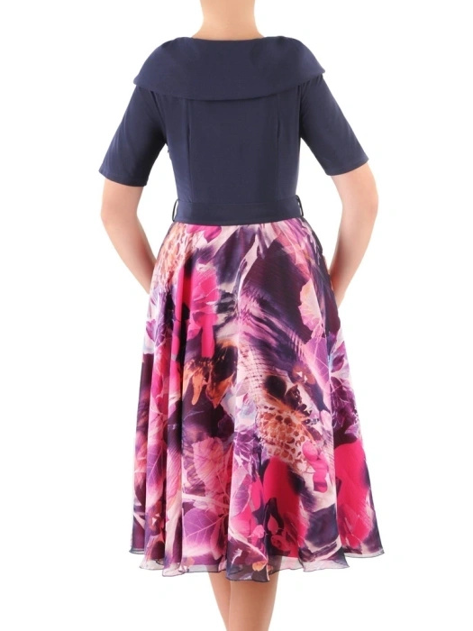 Elegancka sukienka rozkloszowana w kwiatowy wzór – kopertowy dekolt modelujący sylwetkę 36949