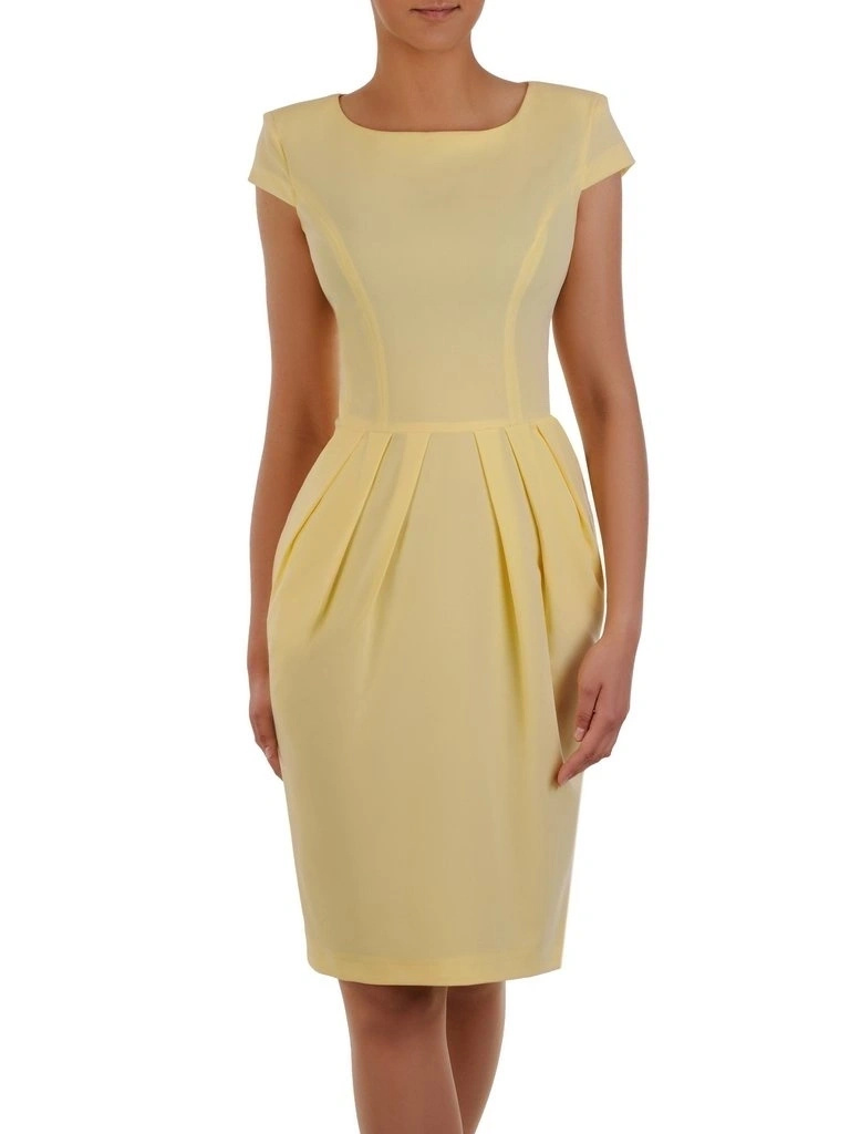 Wizytowa żółta sukienka fason tulipan z dekoltem w łódkę – subtelnie modelujący krój z kieszeniami 2095