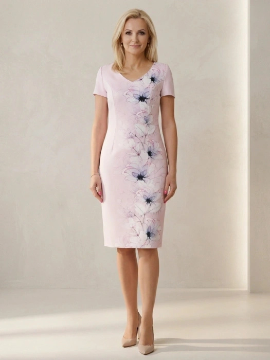 Elegancka sukienka midi w liliowe kwiaty o prostym kroju – pionowe cięcia wysmuklające sylwetkę 38103