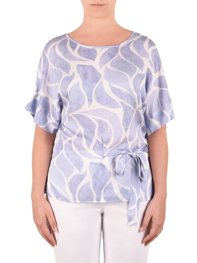 Elegancka bluzka wizytowa z wiskozy w modny print – prosty fason z kobiecym wiązaniem w pasie 41953