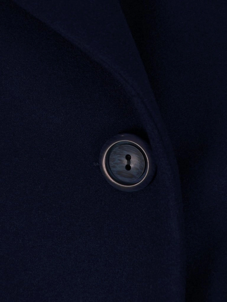 Elegancki płaszcz zimowy damski granatowy – prosty krój z paskiem modelującym sylwetkę 27229