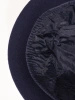 Elegancki kapelusz damski zimowy cloche granatowy – ciepły model z biżuteryjną ozdobą 40920