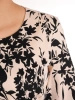 Elegancka bawełniana sukienka rozkloszowana w kwiaty – kobiecy fason z paskiem modelującym sylwetkę 28950