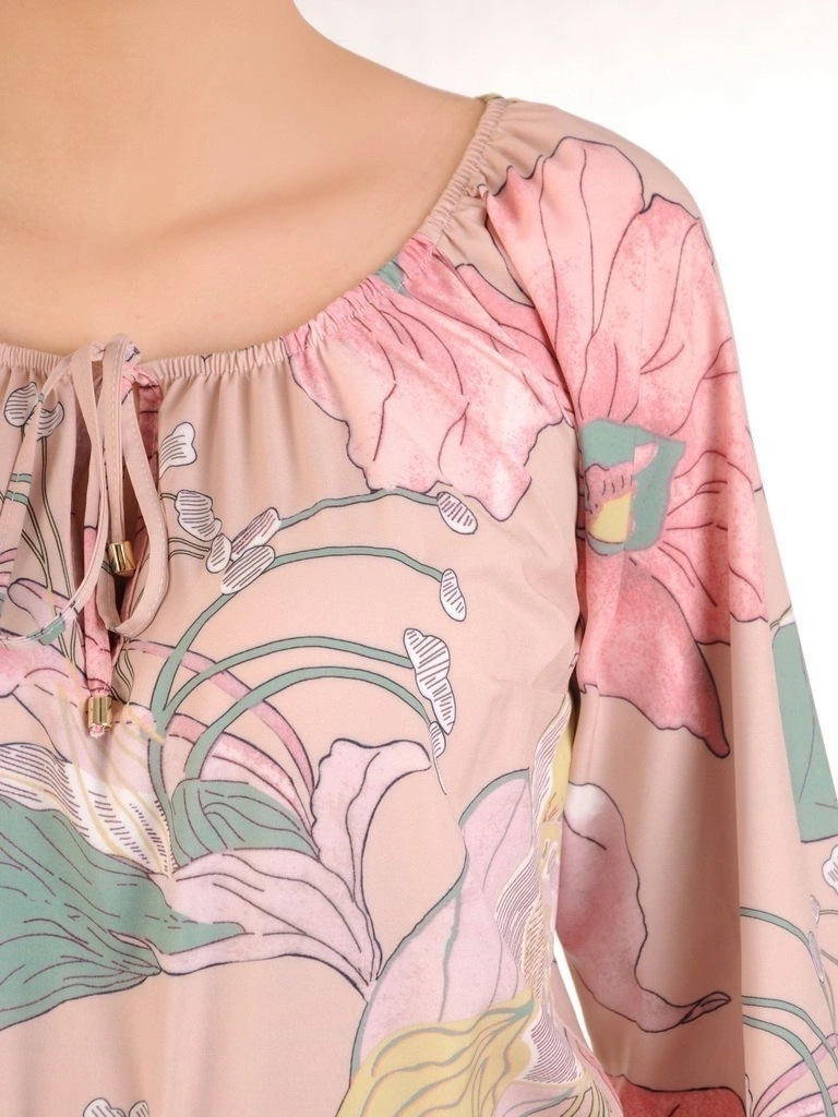 Elegancka sukienka rozkloszowana maxi w kwiaty – wysmuklający fason z długim rękawem 29935