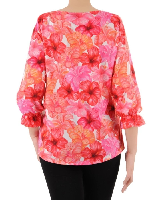 Elegancka czerwona bluzka damska w kwiaty o prostym kroju – stylowy model z dekoltem w serek 35754