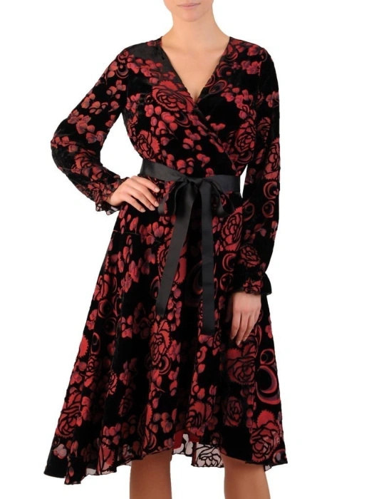 Elegancka sukienka jesienna midi rozkloszowana w kwiaty – stylowe rozcięcie i akcent w talii 24000