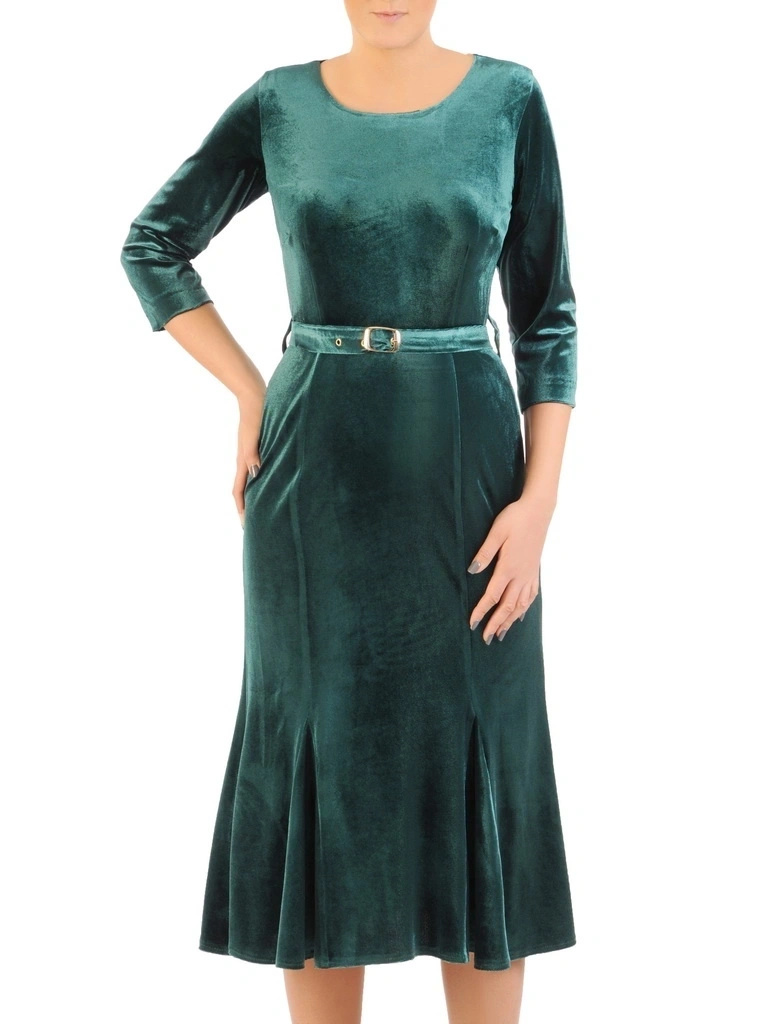 Elegancka sukienka syrenka w kolorze butelkowej zieleni – kobieca falbana i pasek modelujący talię 34795