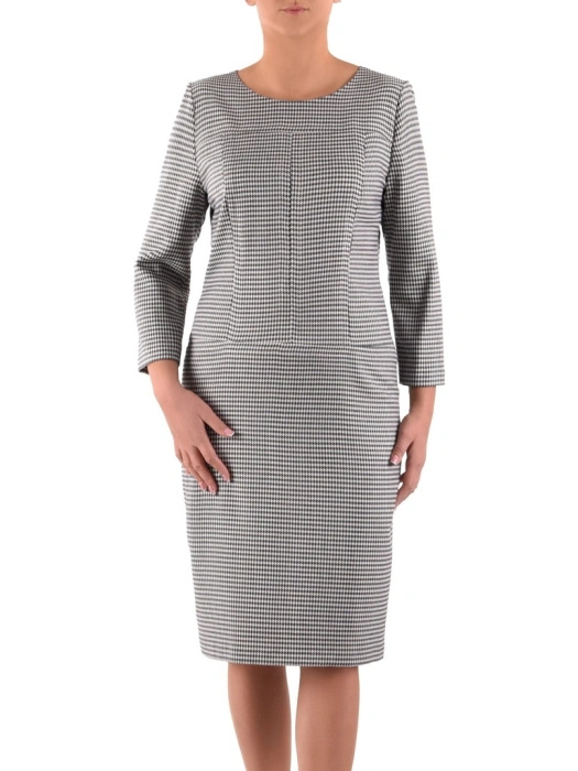 Elegancka granatowa sukienka w pepitkę do pracy – prosty fason midi wysmuklający sylwetkę 40983