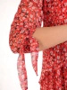 Elegancka sukienka trapezowa midi w czerwone kwiaty – tuszujący krój z rękawem 3/4 28929