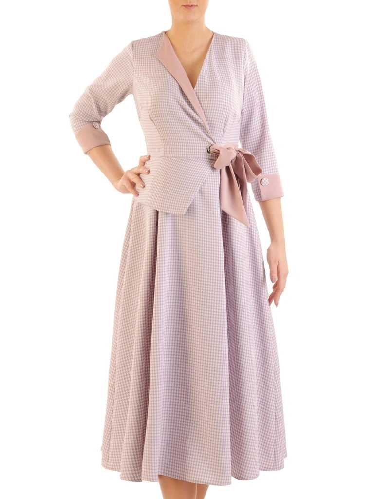 Elegancka sukienka rozkloszowana midi w pepitkę – kobiecy krój z wiązaniem w pasie 34682